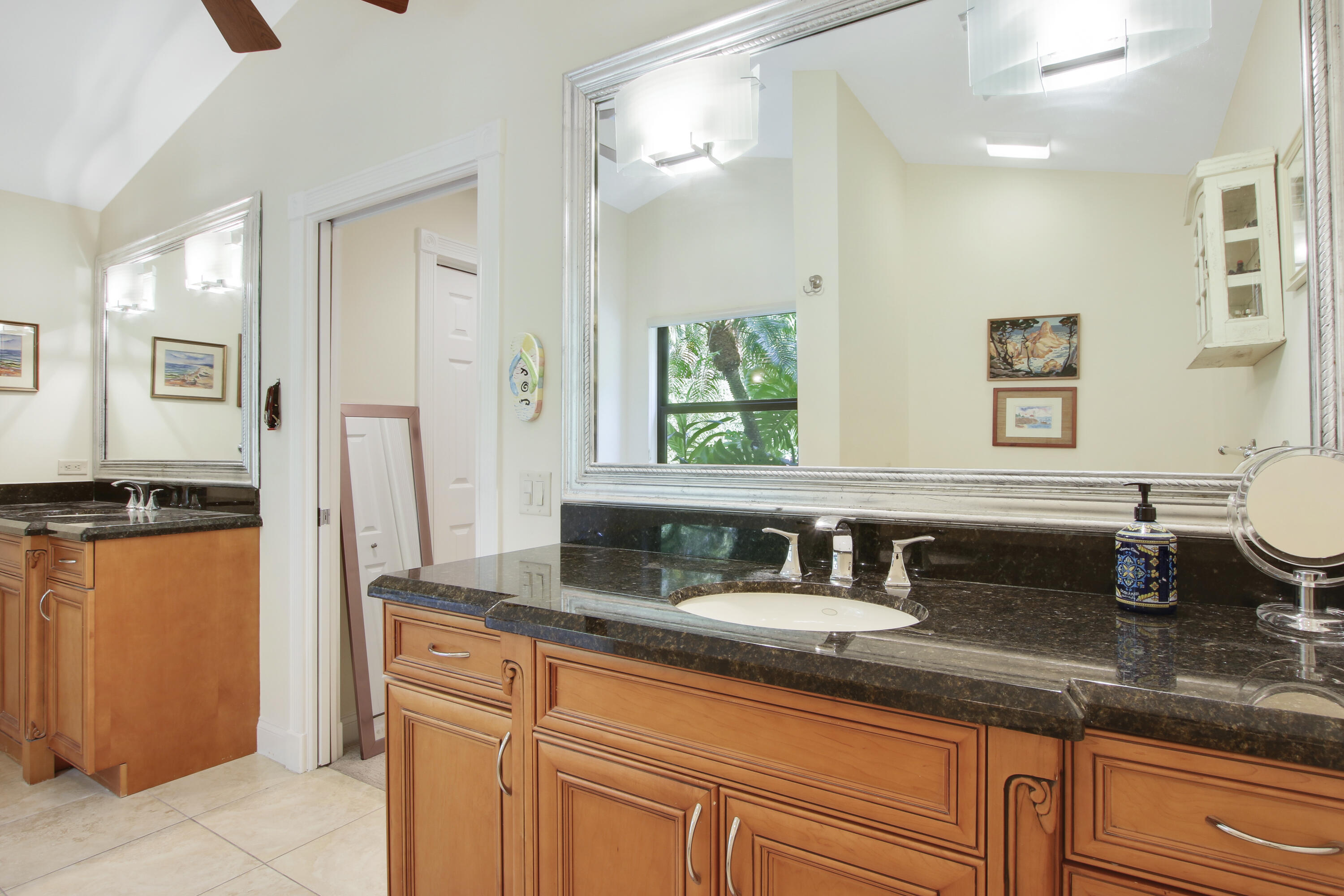 18290 Southeast Ridgeview Drive Jupiter, FL 33469 - Photo 27 of 61 Primary Bathroom