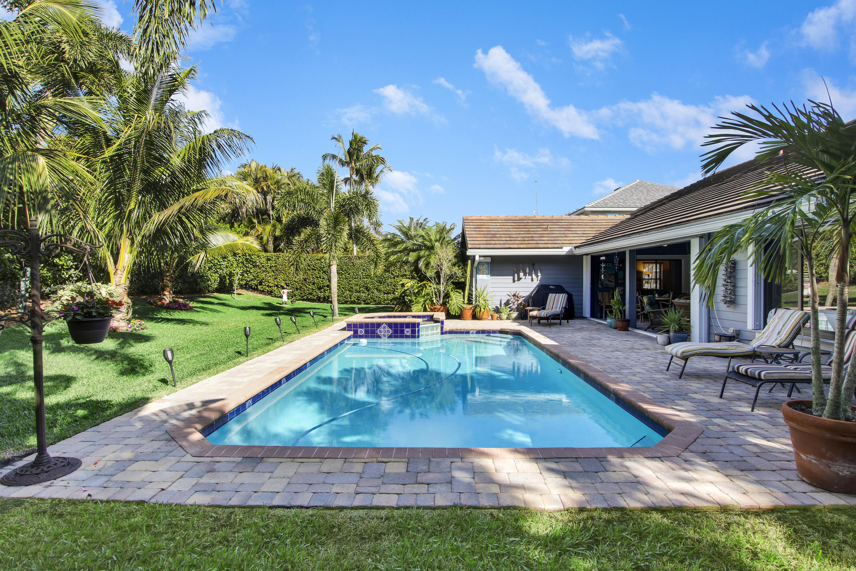 18290 Southeast Ridgeview Drive Jupiter, FL 33469 - Photo 40 of 61 Backyard