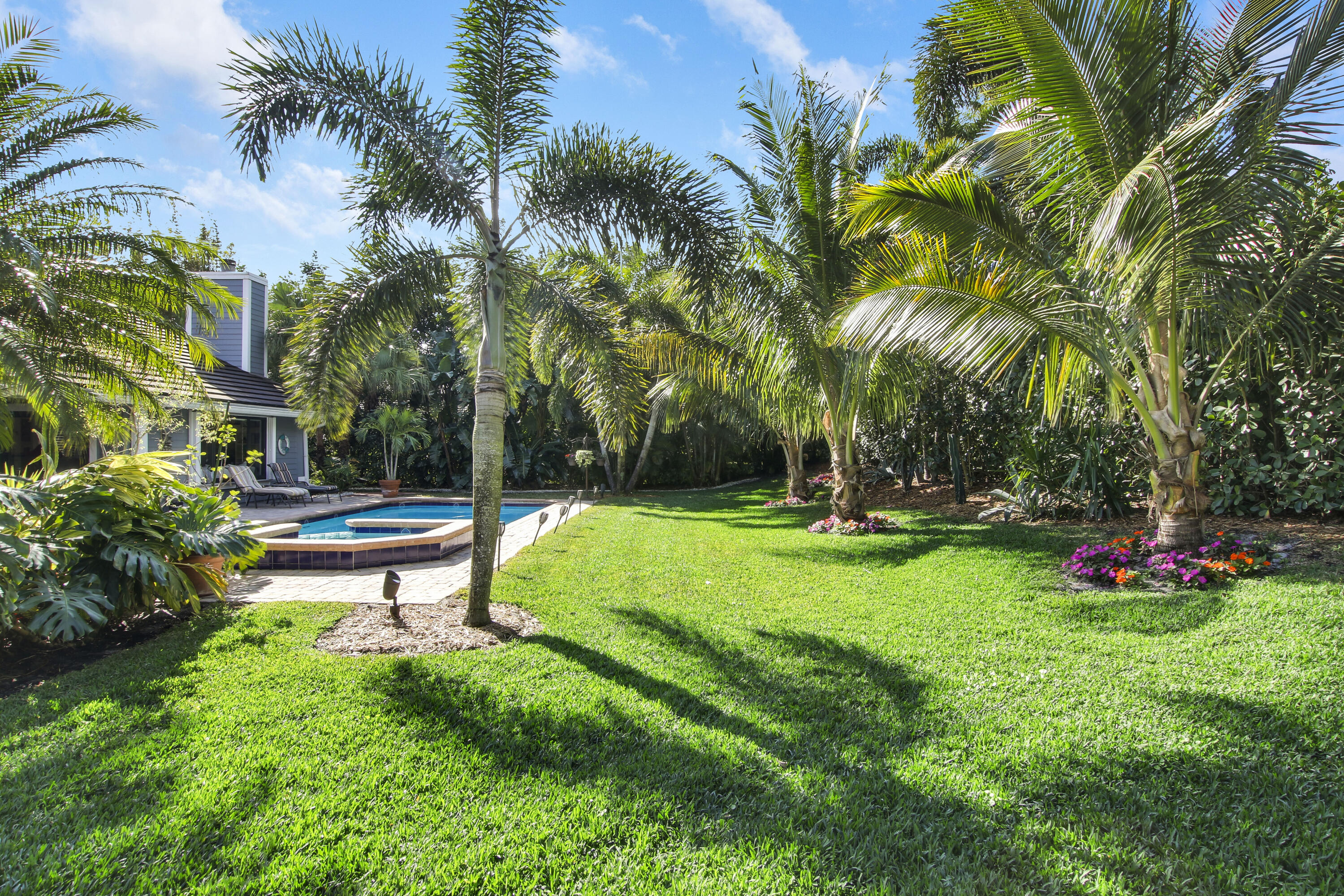 18290 Southeast Ridgeview Drive Jupiter, FL 33469 - Photo 43 of 61 Backyard
