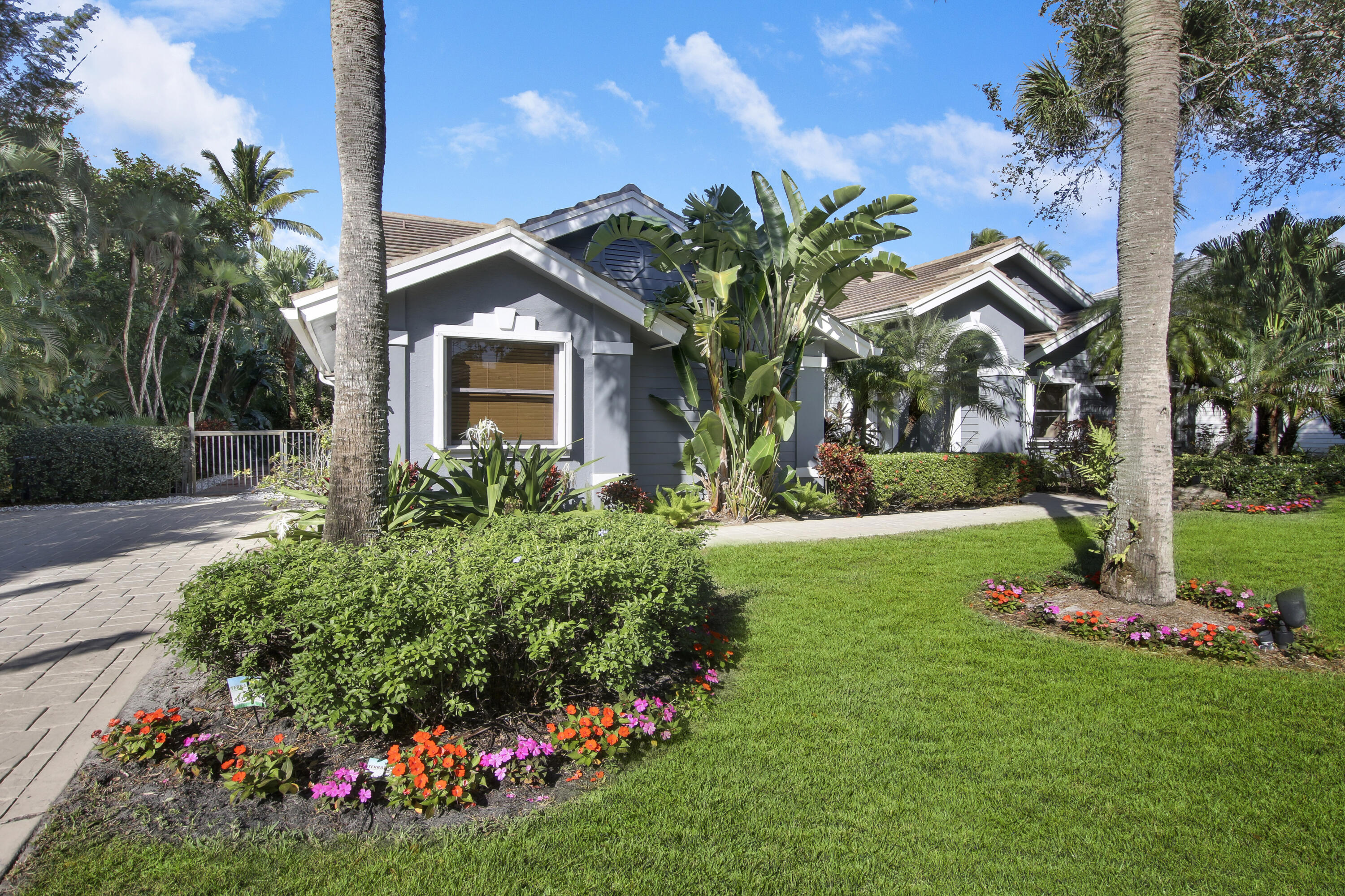 18290 Southeast Ridgeview Drive Jupiter, FL 33469 - Photo 45 of 61 Front Exterior