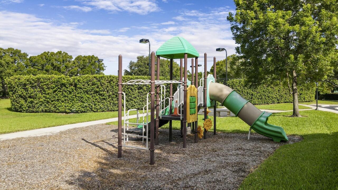 18290 Southeast Ridgeview Drive Jupiter, FL 33469 - Photo 55 of 61 Playground