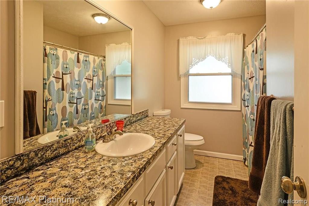 1430 Glen Road Howell, MI 48843 - Photo 12 of 19