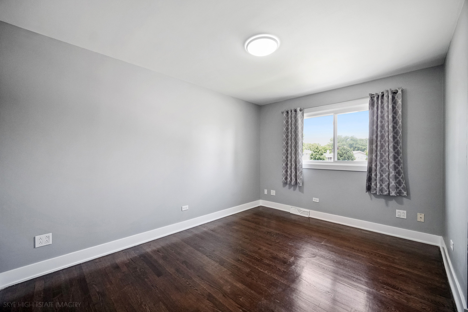 10403 Barnard Drive Chicago Ridge, IL 60415 - Photo 13 of 22 Gallery Image 13
