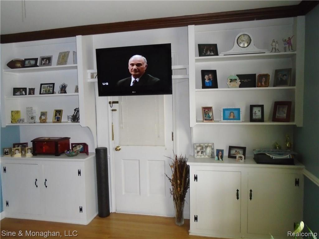 661 Middlesex Road Grosse Pointe Park, MI 48230 - Photo 13 of 32