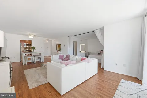 $257,900 | 3001 Veazey Terrace Northwest, Unit 1324, Washington, DC 20008