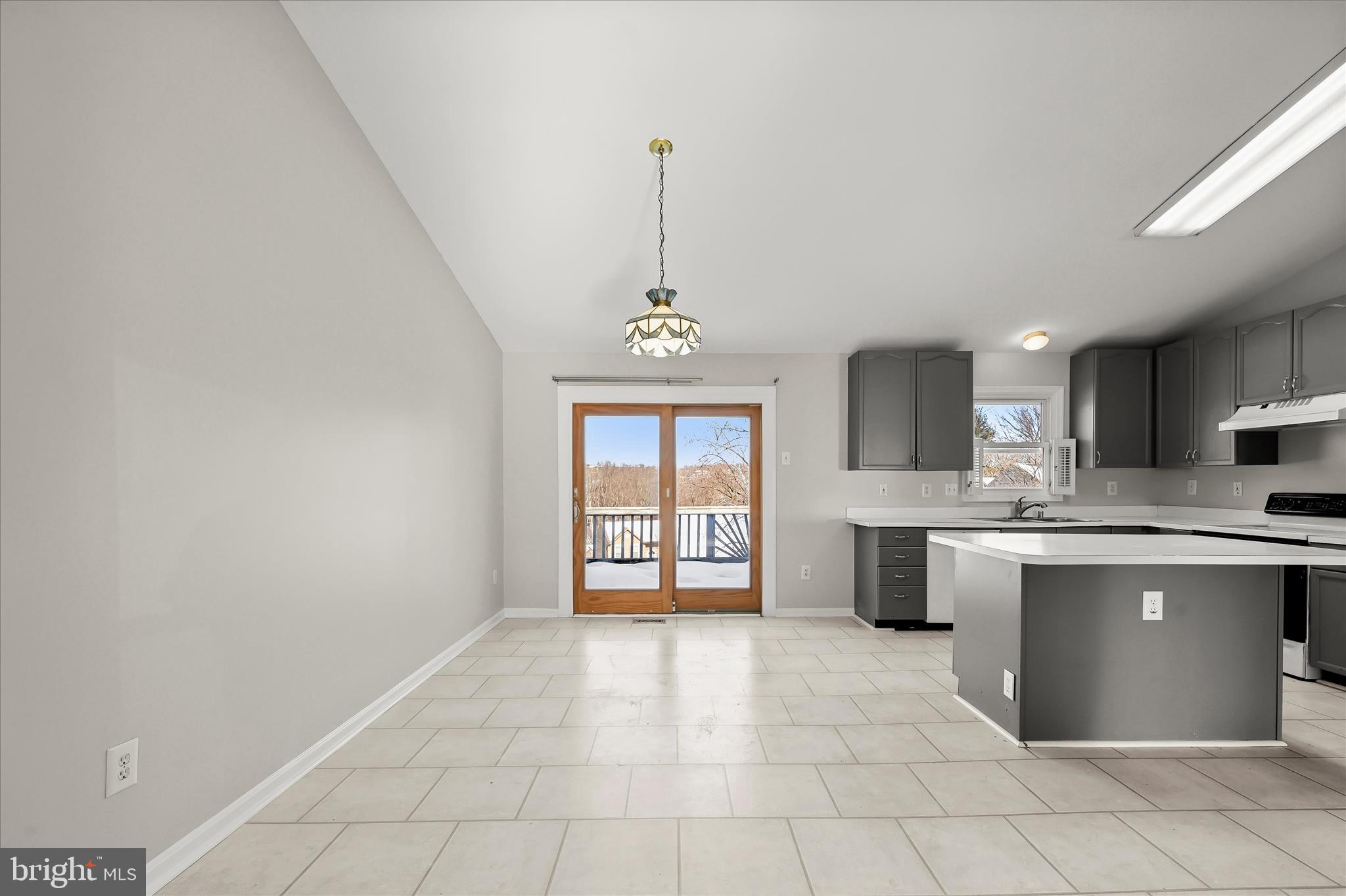 6653 East Lakeridge Road New Market, MD 21774 - Photo 15 of 57 Dining Area