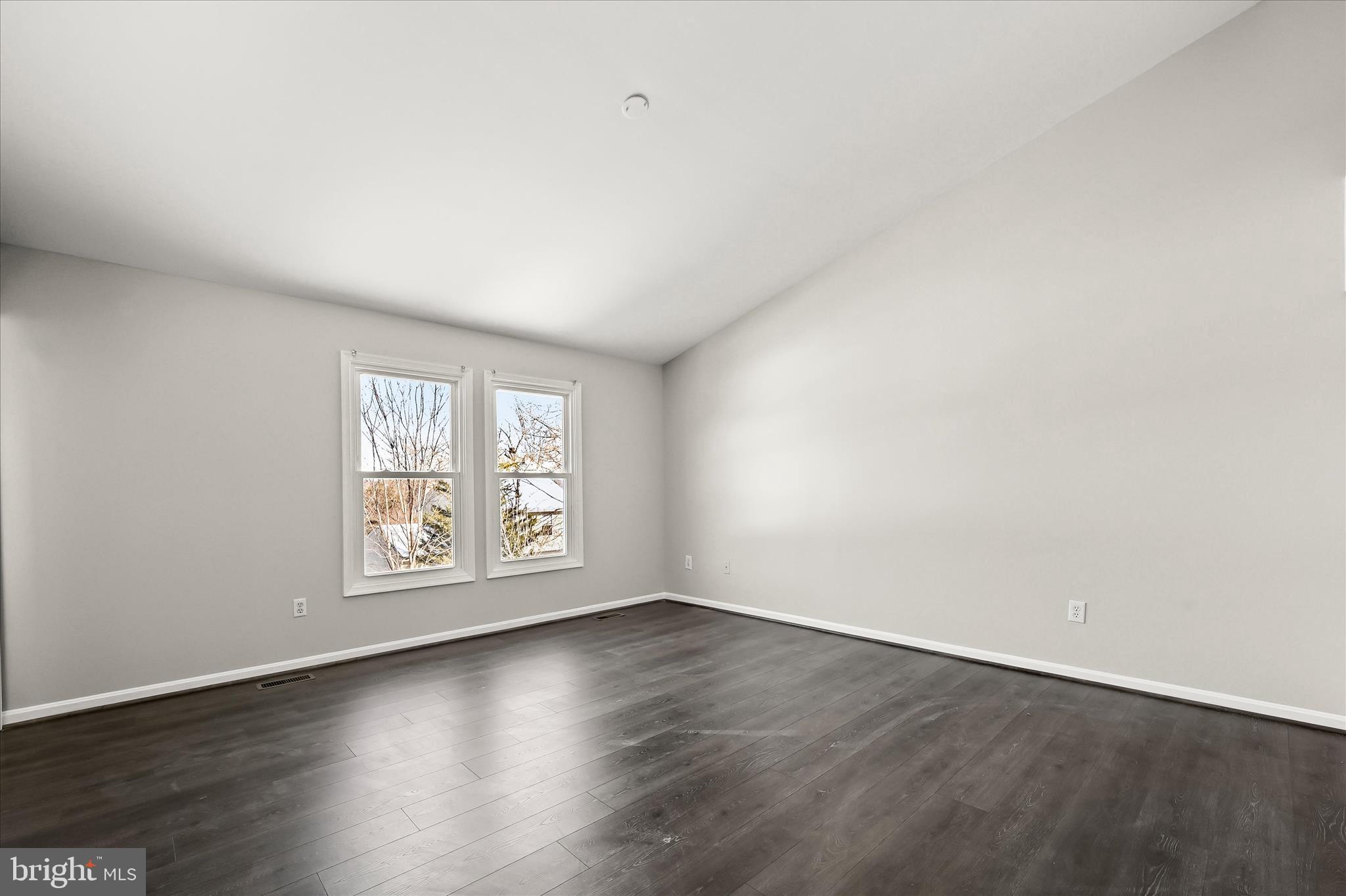 6653 East Lakeridge Road New Market, MD 21774 - Photo 21 of 57 Primary Bedroom - En-Suit Full Bath