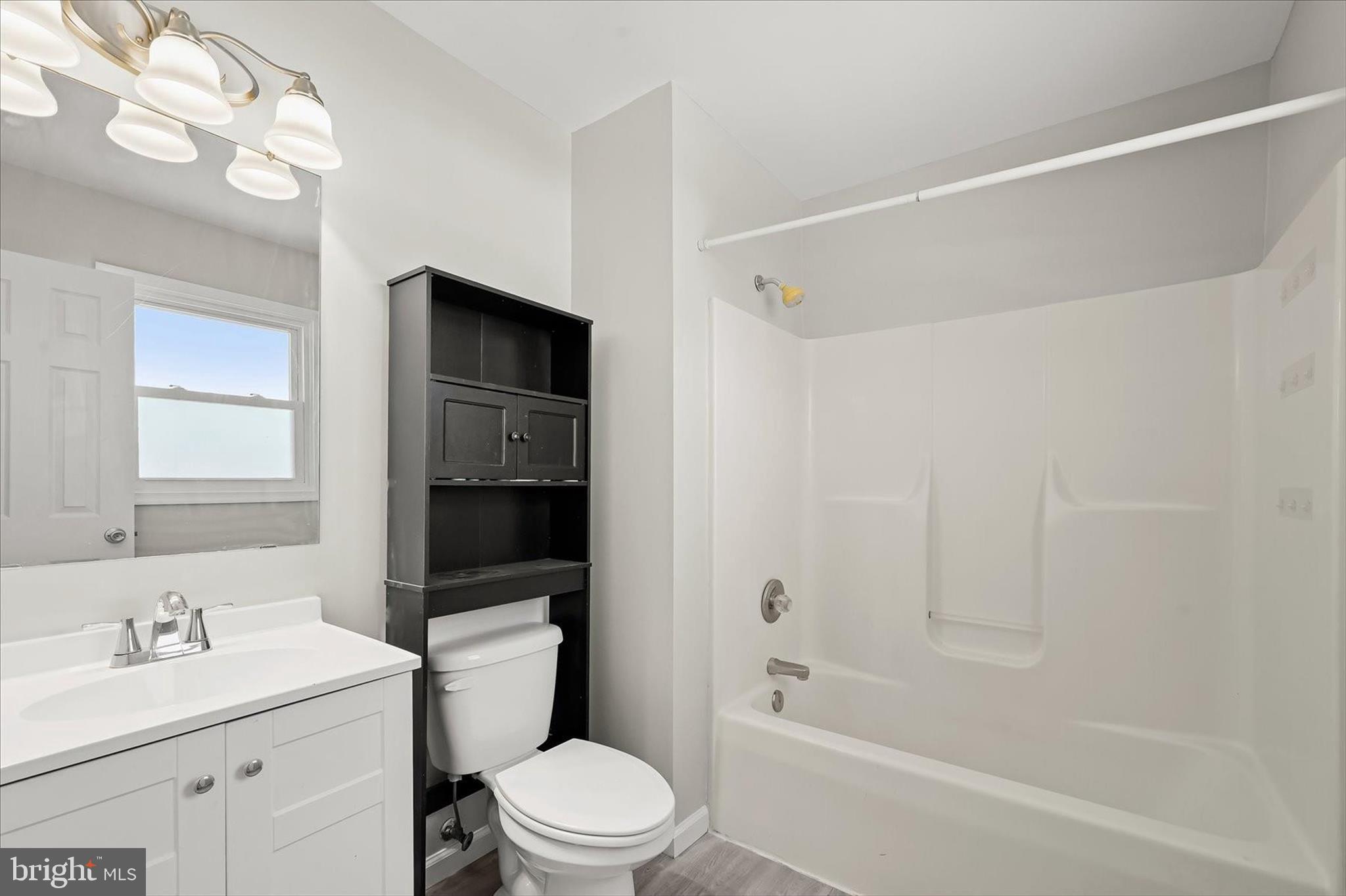 6653 East Lakeridge Road New Market, MD 21774 - Photo 25 of 57 Primary En-Suite Full Bath