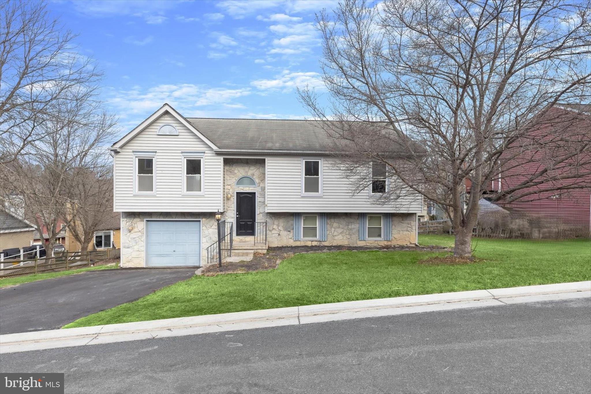 6653 East Lakeridge Road New Market, MD 21774 - Photo 34 of 57 Front Exterior