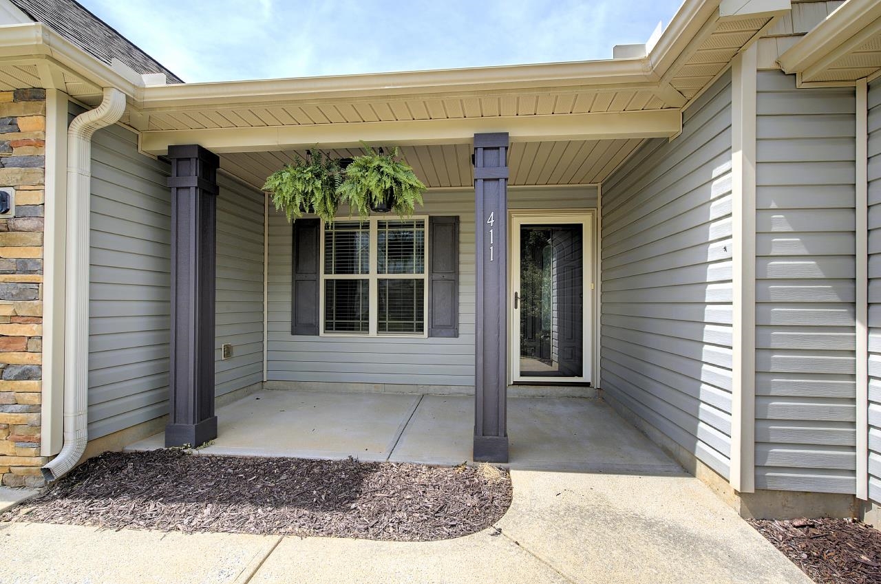 411 Shoreline Boulevard Boiling Springs, SC 29316 - Photo 2 of 50