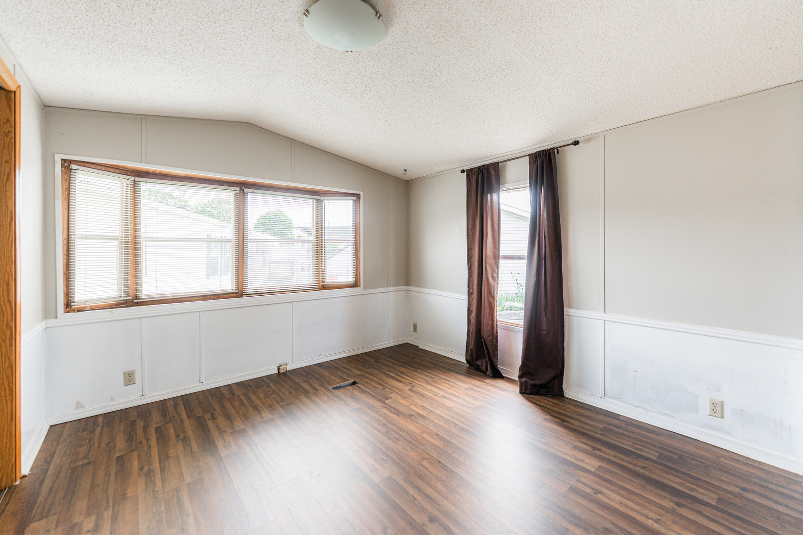 27W370 Geneva Road, Unit 43 Winfield, IL 60190 - Photo 13 of 15 Gallery Image 13