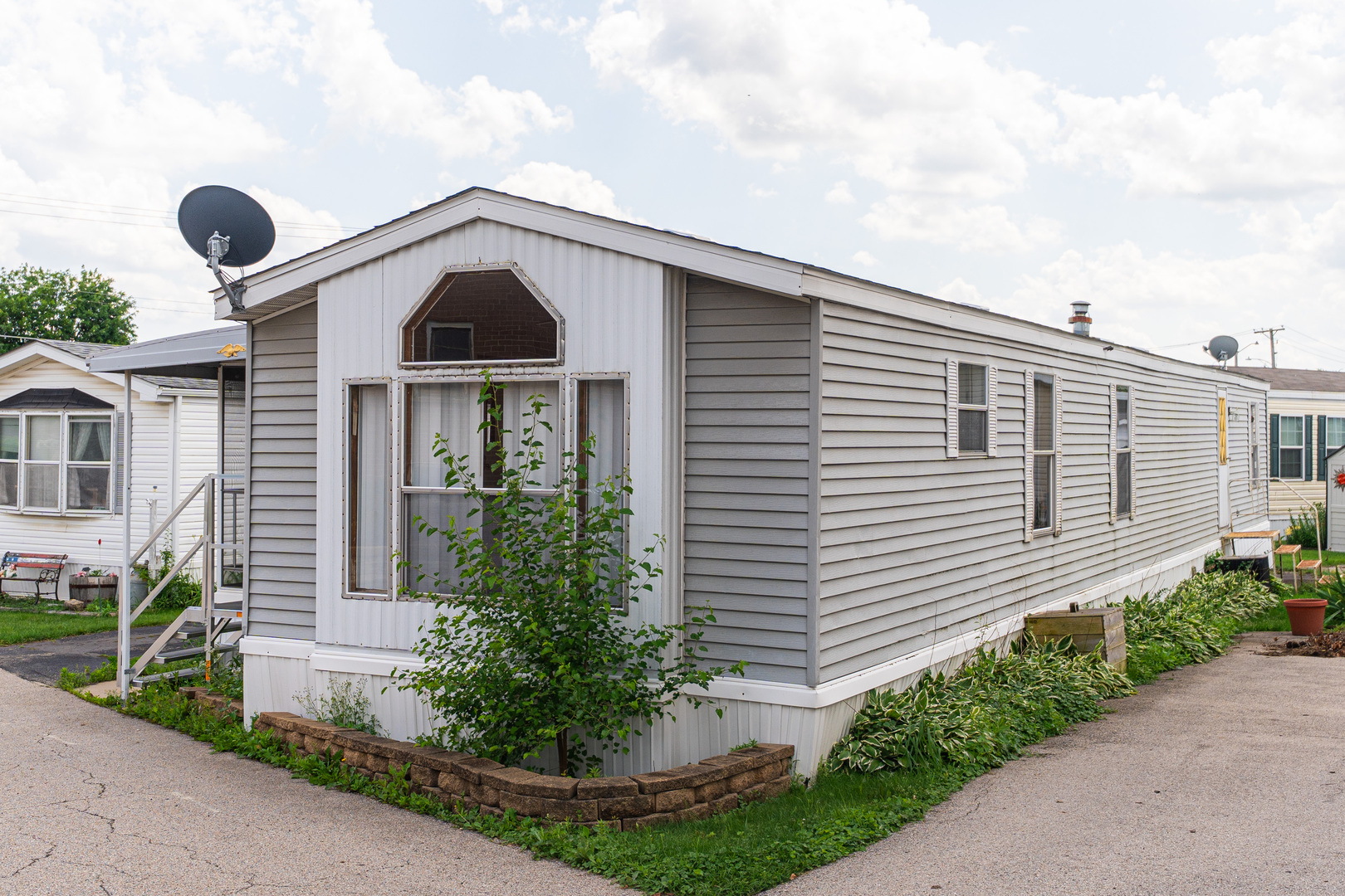 27W370 Geneva Road, Unit 43 Winfield, IL 60190 - Photo 2 of 15 Gallery Image 2