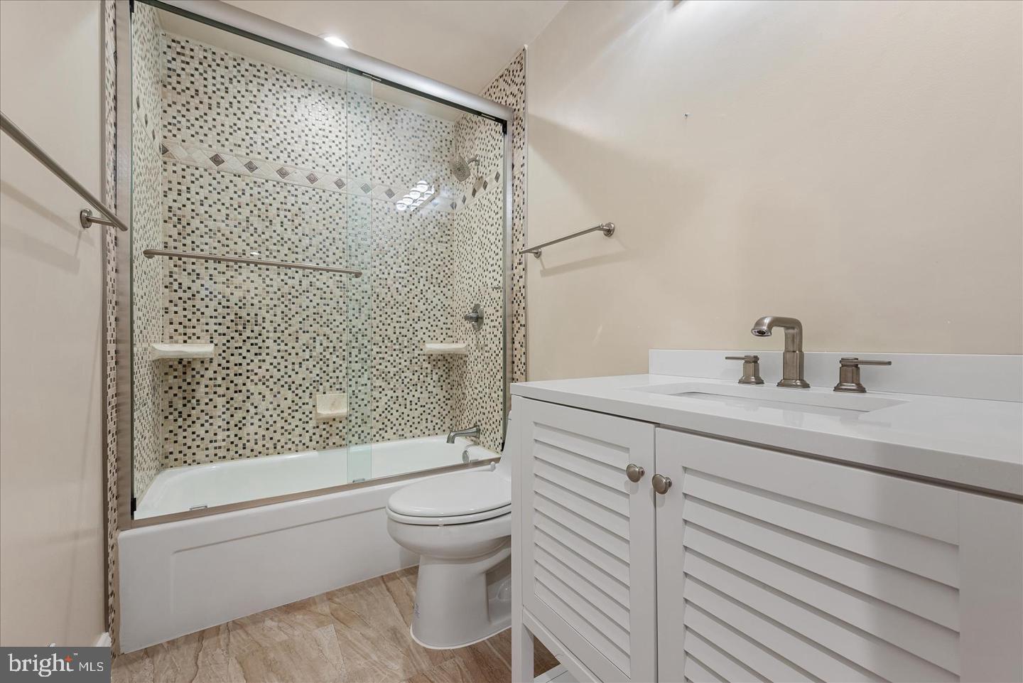 9036 Jeffery Road Great Falls, VA 22066 - Photo 28 of 56 Bathroom