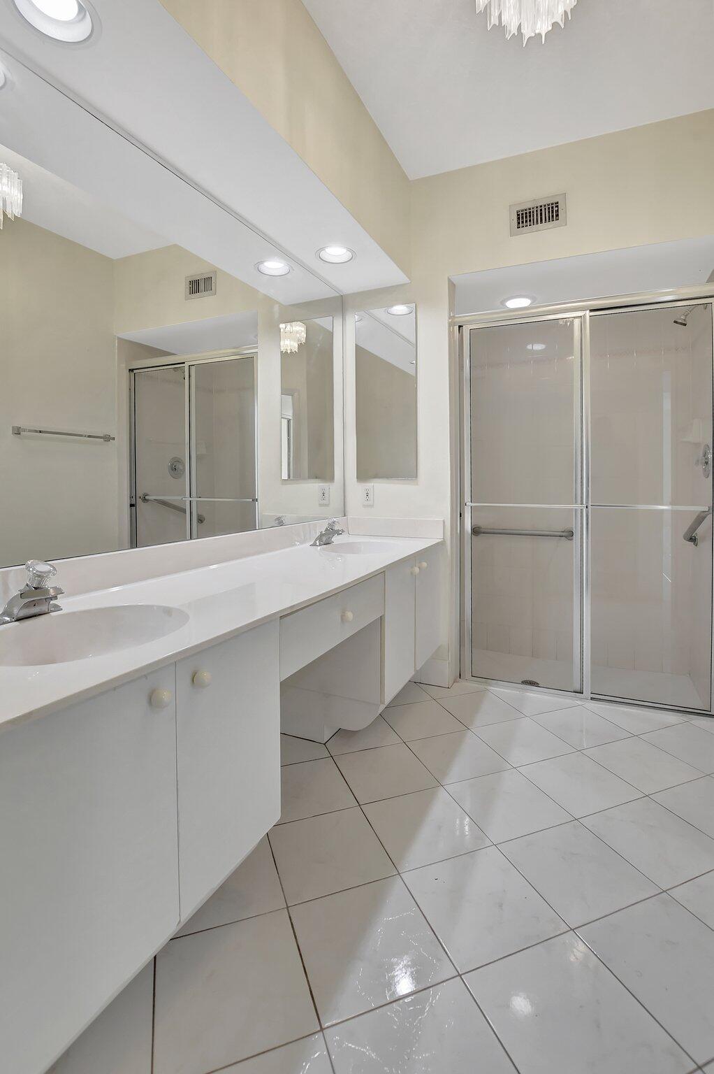 17061 Emile Street, Unit 4 Boca Raton, FL 33487 - Photo 18 of 38 18-web-or-mls-DSC_0811