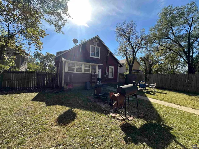 $90,000 | 918 Southwest 17th Street, Topeka, KS 66604