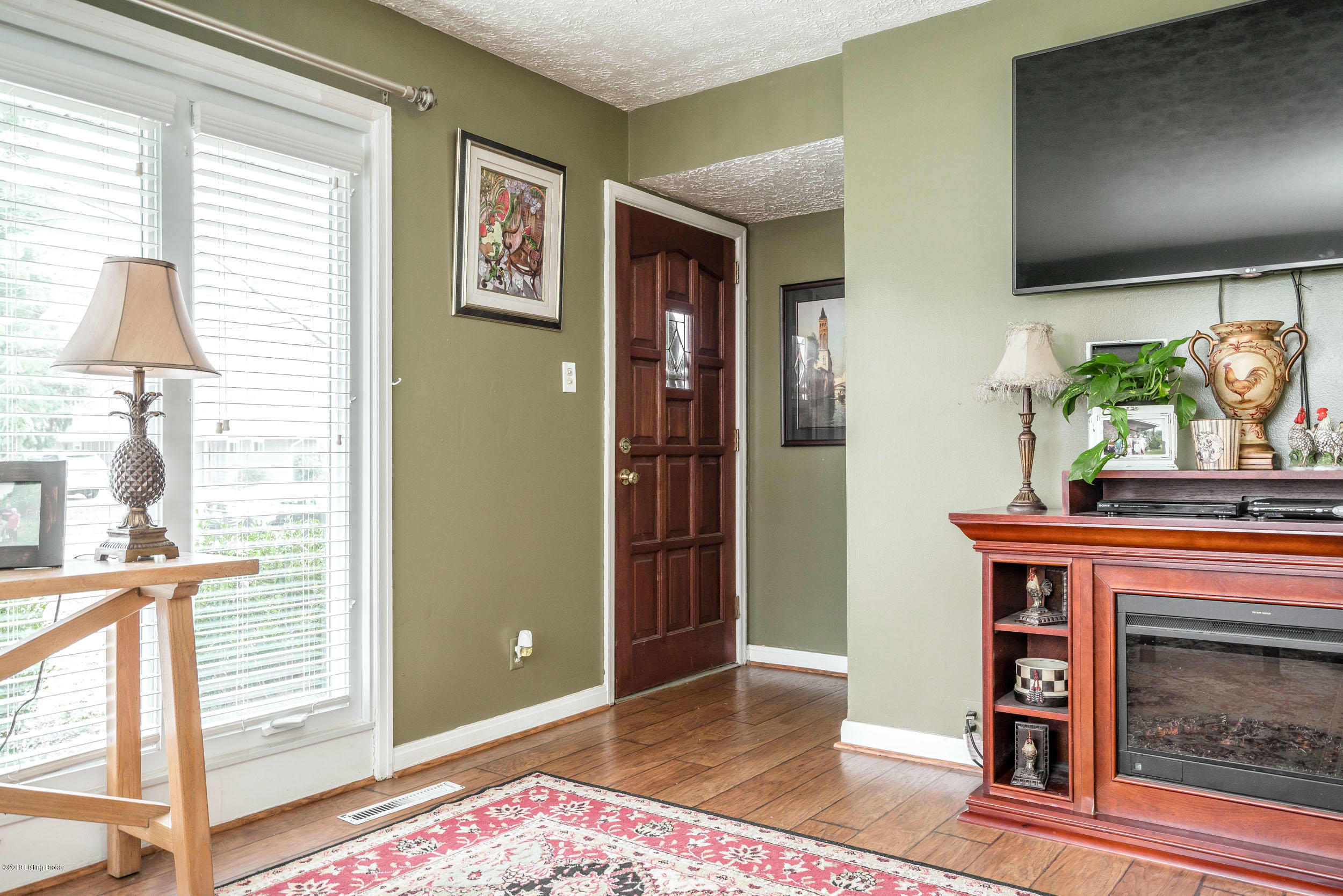 3100 Rosedale Boulevard Louisville, KY 40220 - Photo 4 of 43 3100 Rosedale Blvd-17