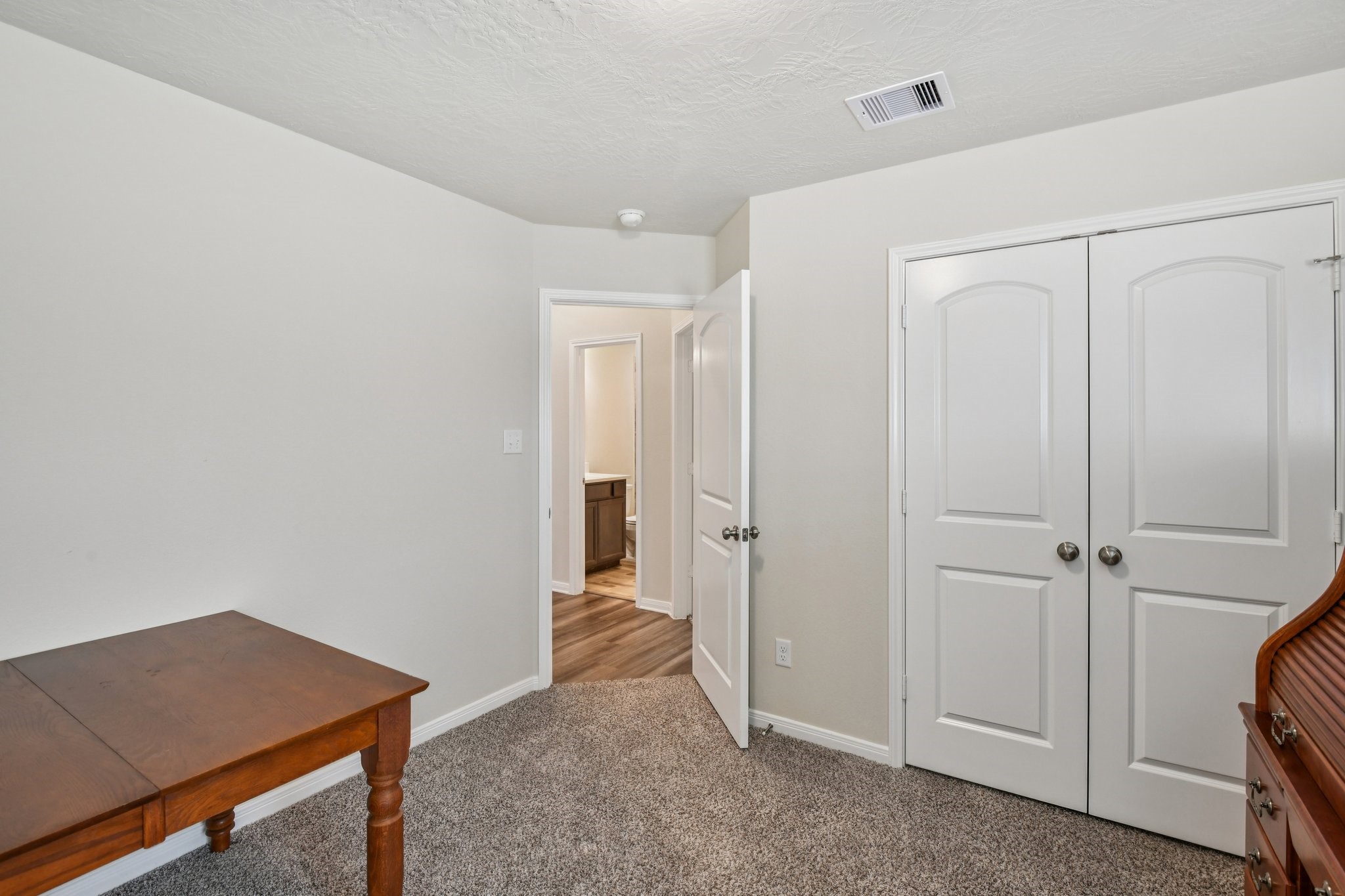 199 Racetrack Lane Montgomery, TX 77356 - Photo 25 of 40 a view of a hallway with closet