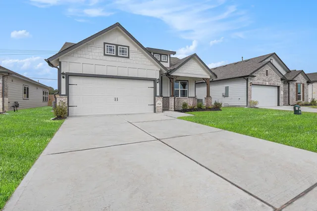 $330,990 | 3743 Crawford Street, Bay City, TX 77414