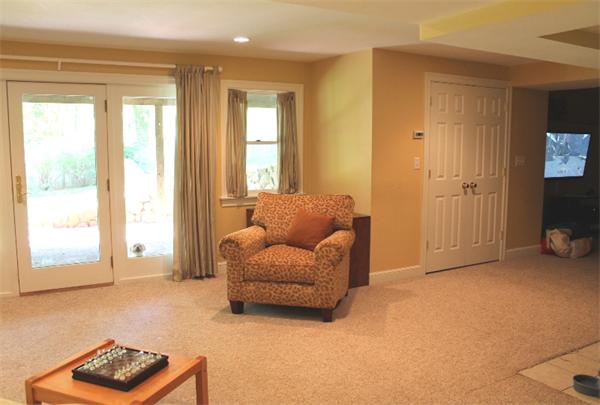28 Columbus Street Lexington, MA 02421 - Photo 21 of 27 a living room with furniture and a window