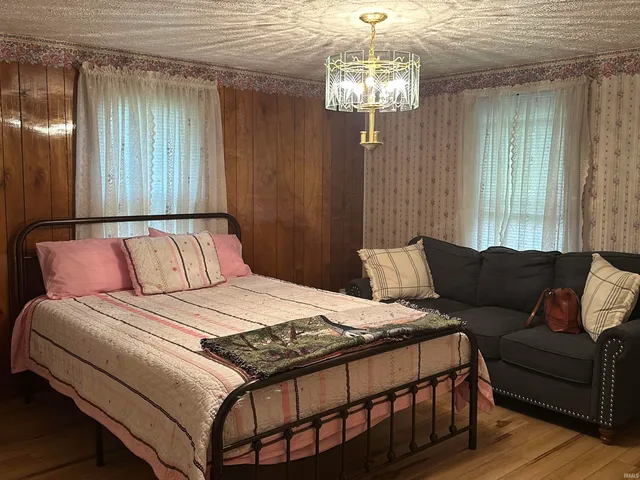 $209,900 | 914 Orchard Street, Mitchell, IN 47446