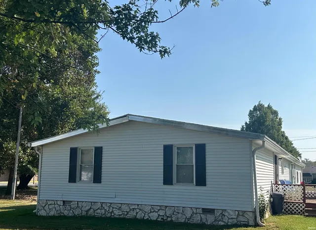 $209,900 | 914 Orchard Street, Mitchell, IN 47446