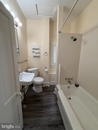 $1,350 | 36 South Cameron Street, Unit 2, Winchester, VA 22601