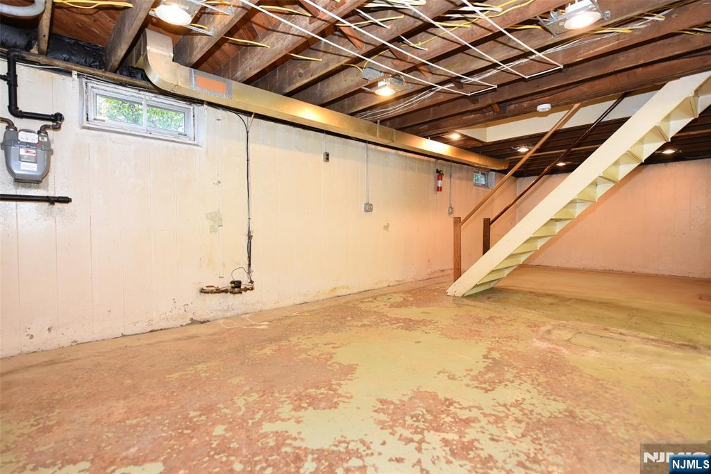 39-02 Jasper Road Fair Lawn, NJ 07410 - Photo 20 of 37 Gallery Image 20