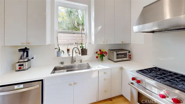 $2,399,888 | 12930 Gilmore Avenue, Los Angeles, CA 90066