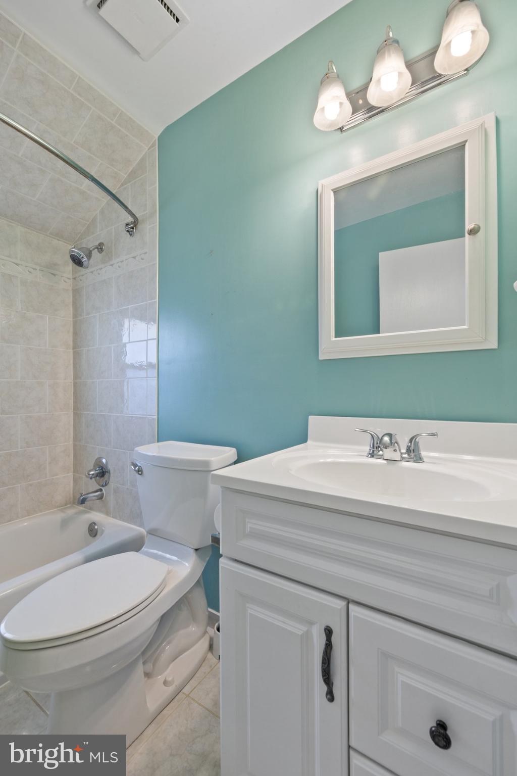 3151 Castleleigh Road Silver Spring, MD 20904 - Photo 18 of 42 Bright and inviting bathroom oasis.