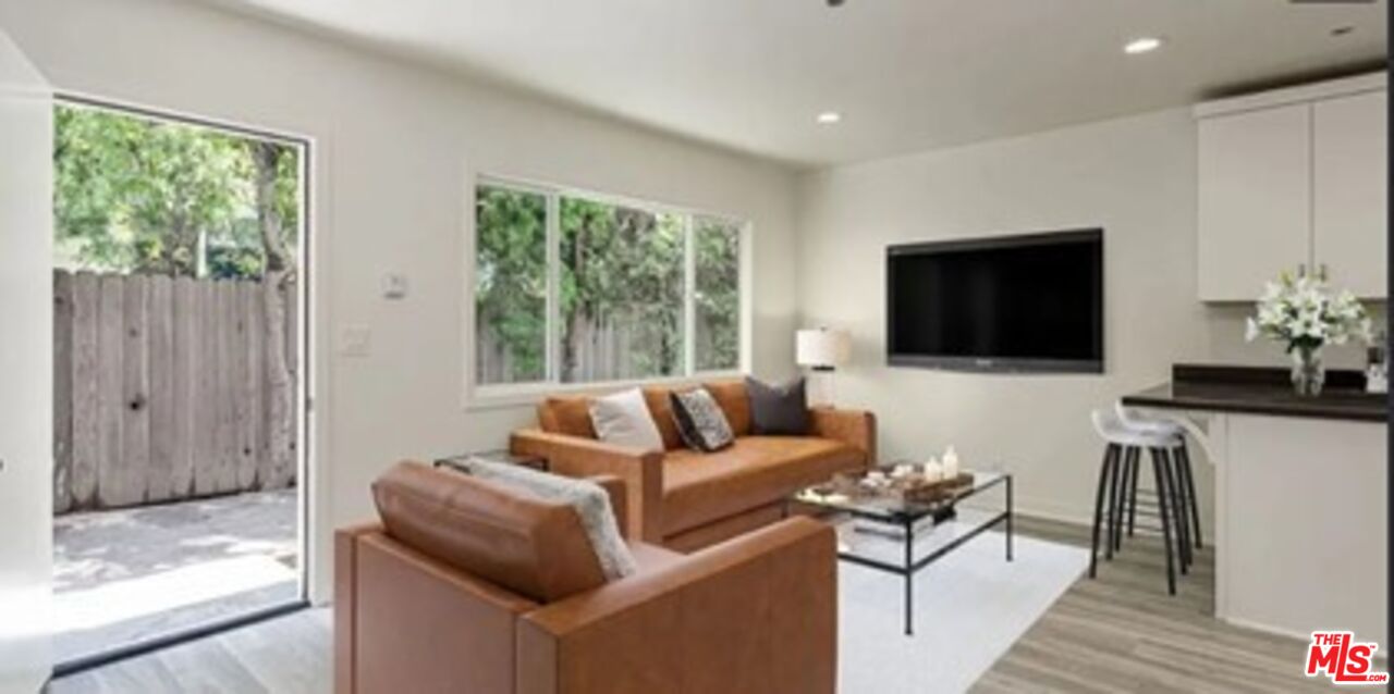 656 Indiana Avenue Venice, CA 90291 - Photo 11 of 33