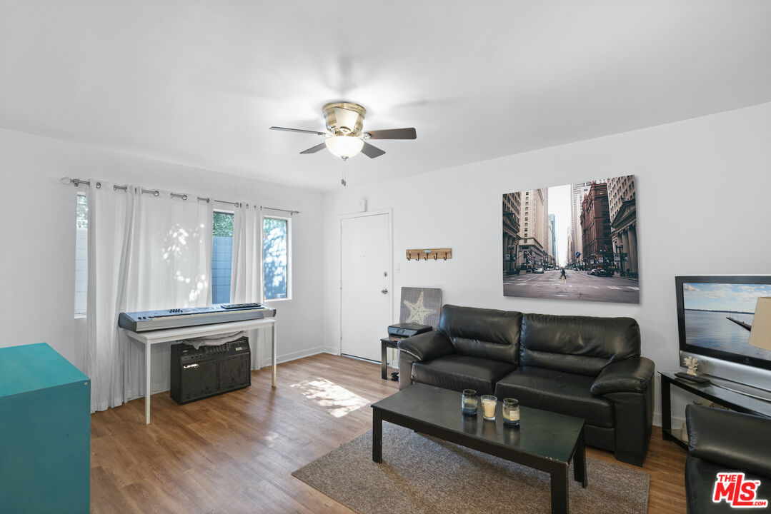 656 Indiana Avenue Venice, CA 90291 - Photo 18 of 33