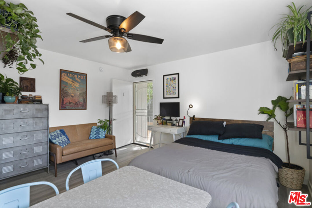 656 Indiana Avenue Venice, CA 90291 - Photo 5 of 33