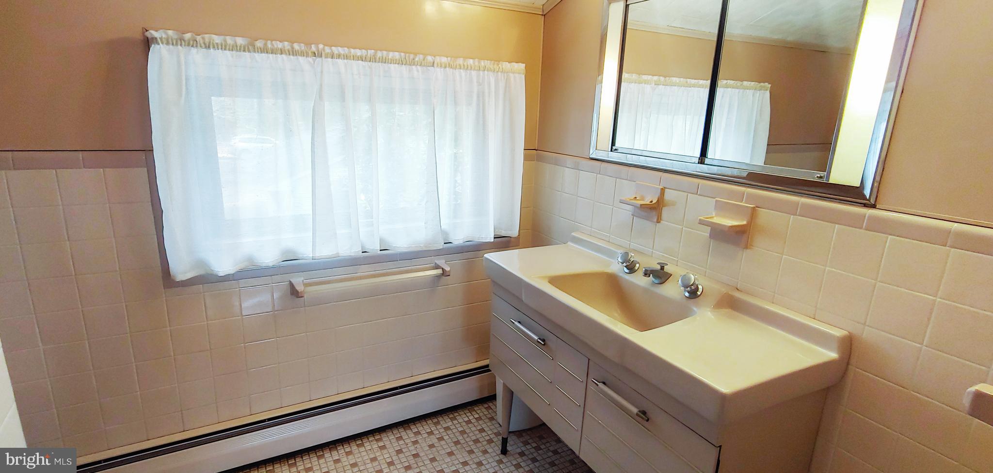 18211 River Road Tall Timbers, MD 20690 - Photo 44 of 60 Full Bathroom on 2nd Level