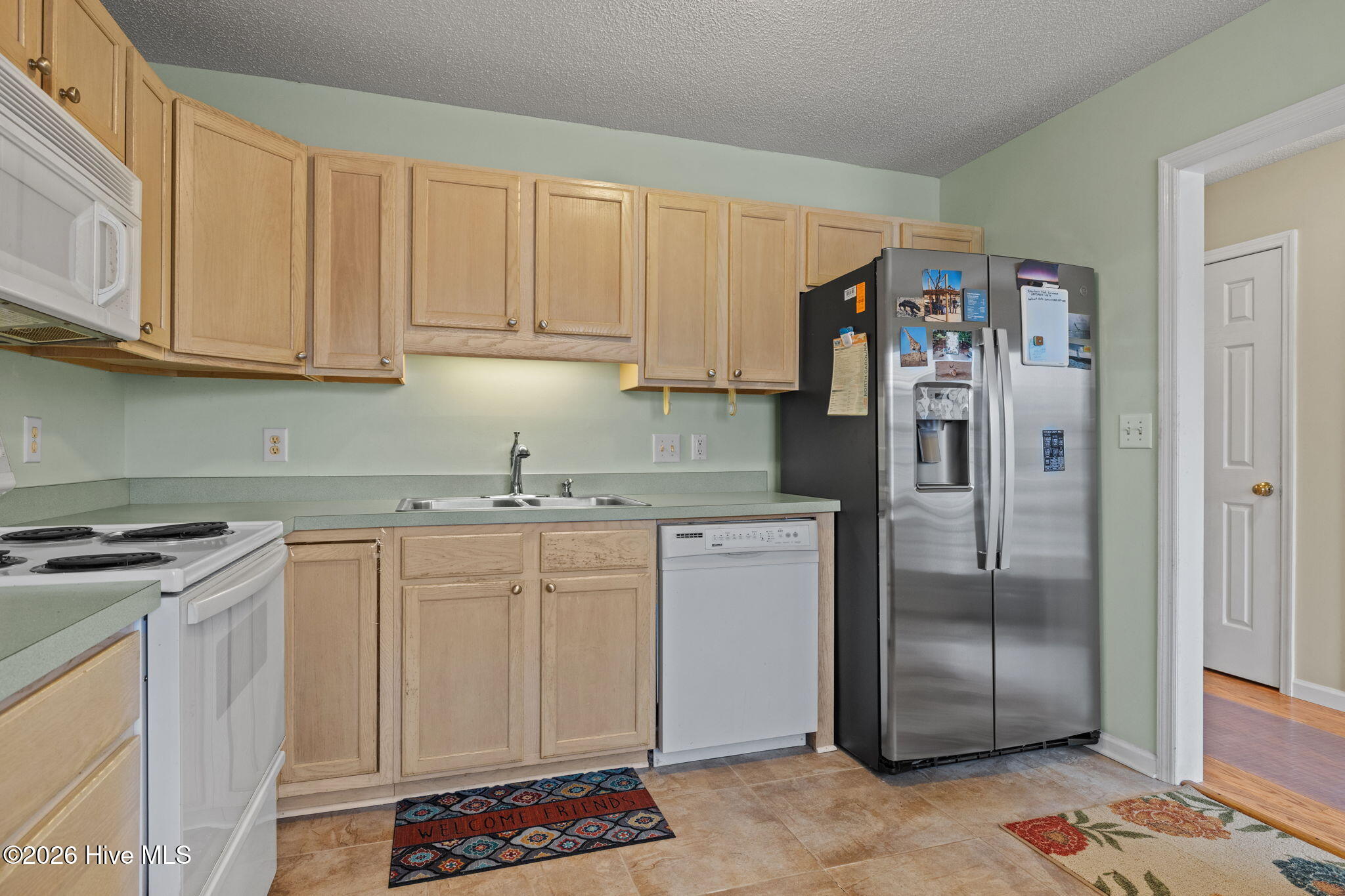 303 Barbour Road, Unit 1004 Morehead City, NC 28557 - Photo 15 of 29 Kitchen