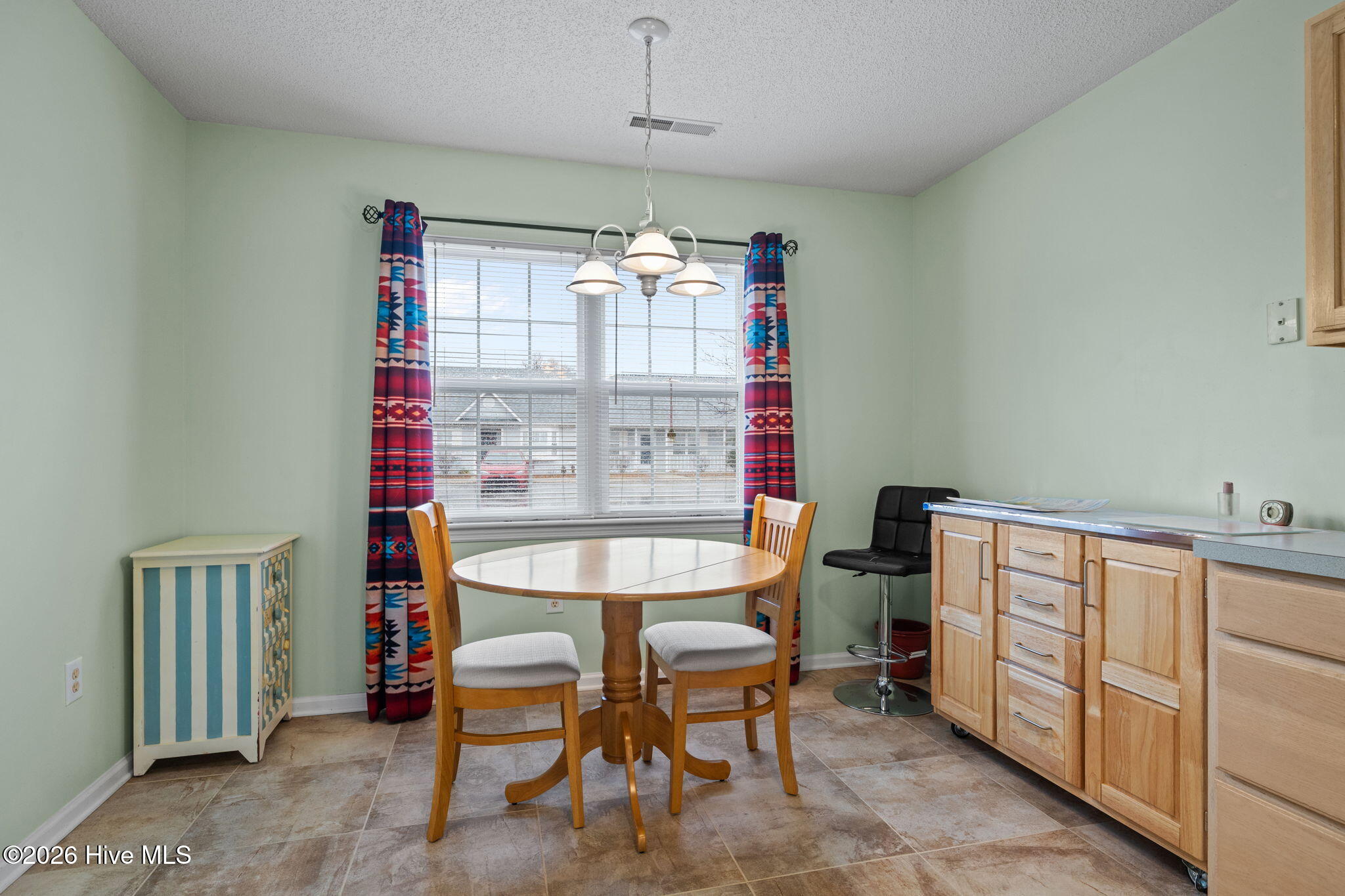 303 Barbour Road, Unit 1004 Morehead City, NC 28557 - Photo 17 of 29 Dining Area