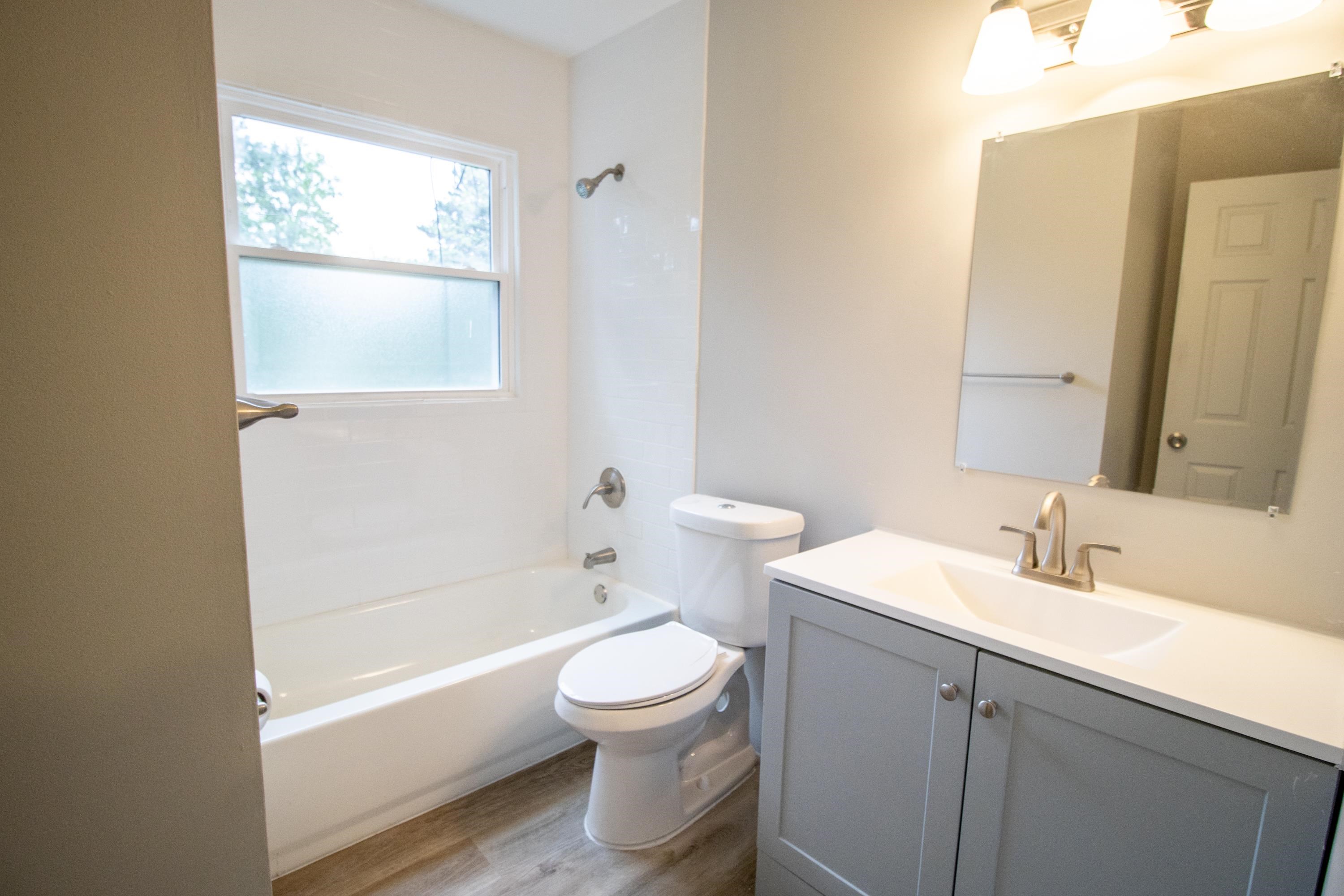 3397 Ridgecliffe Drive Flint, MI 48532 - Photo 15 of 27 50119703-14.JPG