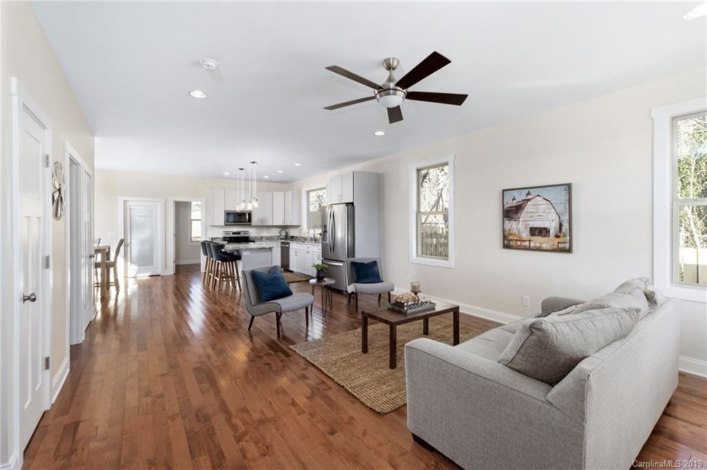 79 Green Oak Road Woodfin, NC 28804 - Photo 4 of 26 Gallery Image 4