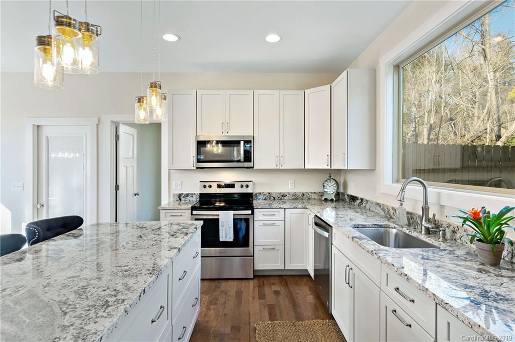 79 Green Oak Road Woodfin, NC 28804 - Photo 8 of 26 Gallery Image 8