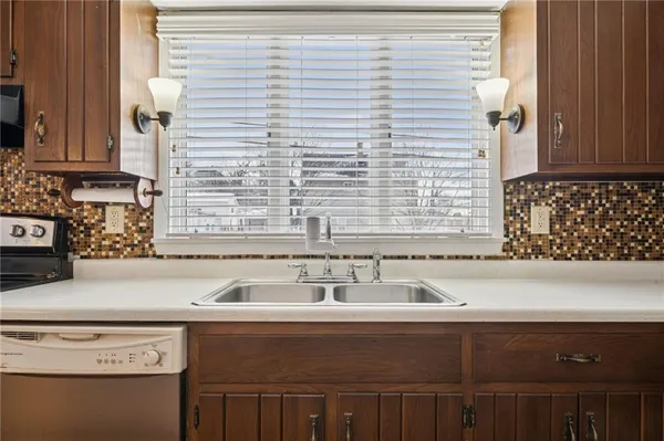 $119,900 | 1002 North 3rd Street, Jeannette, PA 15644