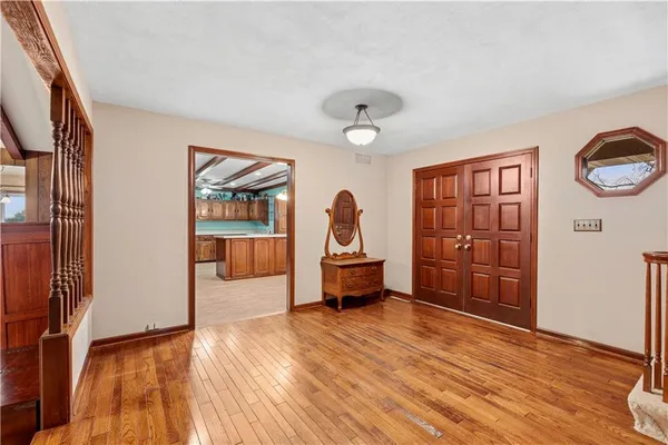 $560,000 | 24926 South 43rd Highway, Bronaugh, MO 64728