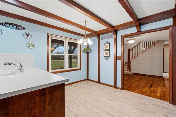 $560,000 | 24926 South 43rd Highway, Bronaugh, MO 64728