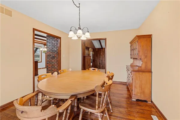 $560,000 | 24926 South 43rd Highway, Bronaugh, MO 64728