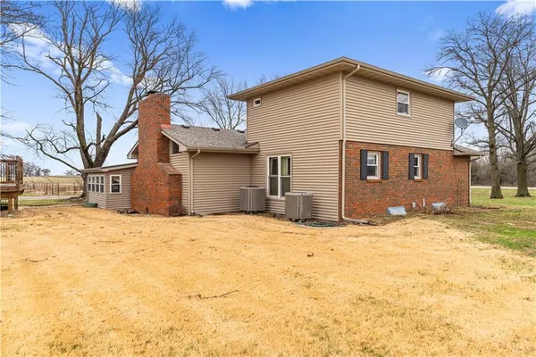 $560,000 | 24926 South 43rd Highway, Bronaugh, MO 64728