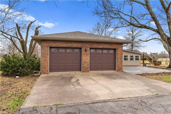 $560,000 | 24926 South 43rd Highway, Bronaugh, MO 64728