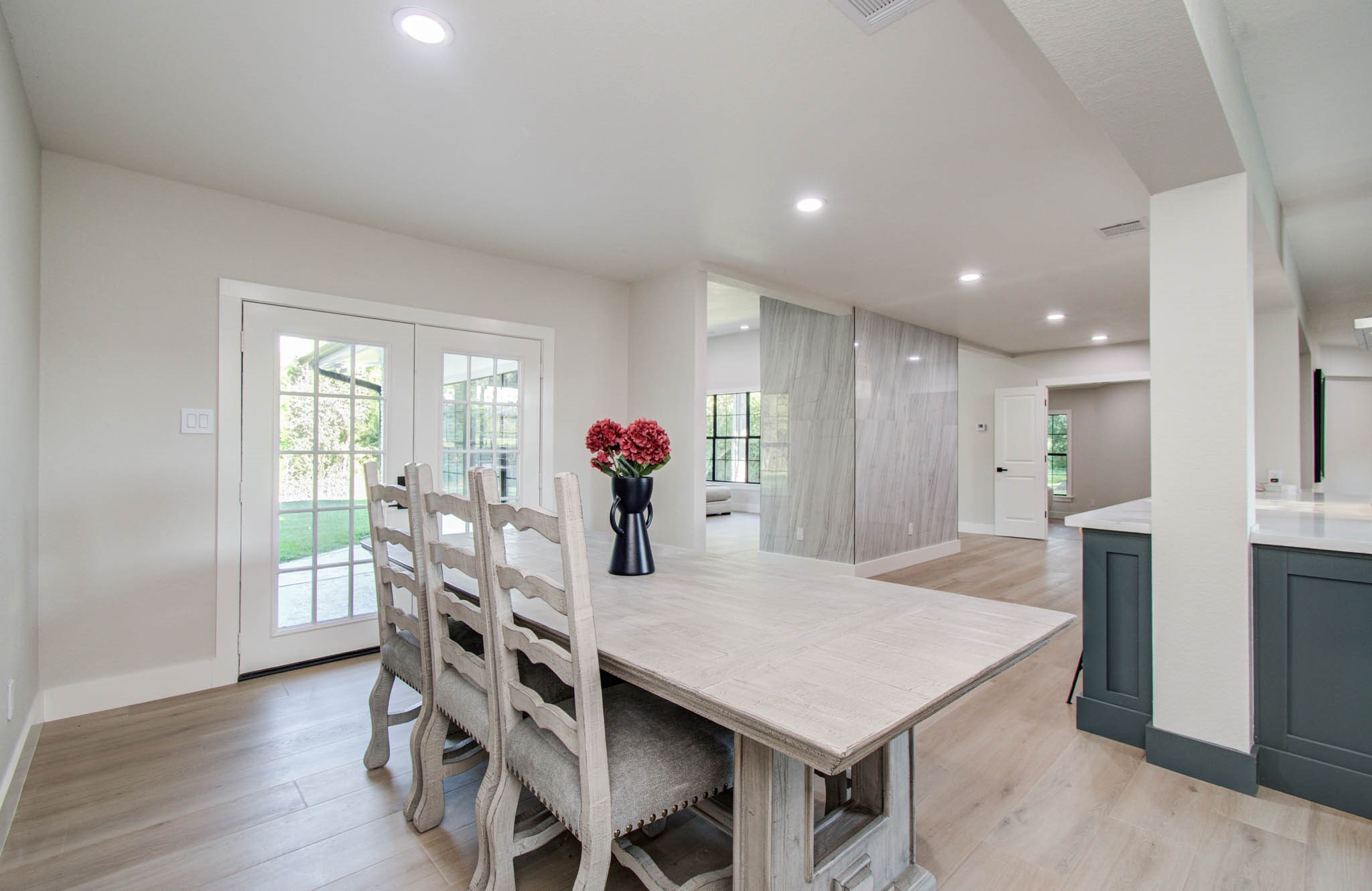 116 Laughlin Road Eagle Lake, TX 77434 - Photo 18 of 41 a view of a dining room with furniture and a potted plant