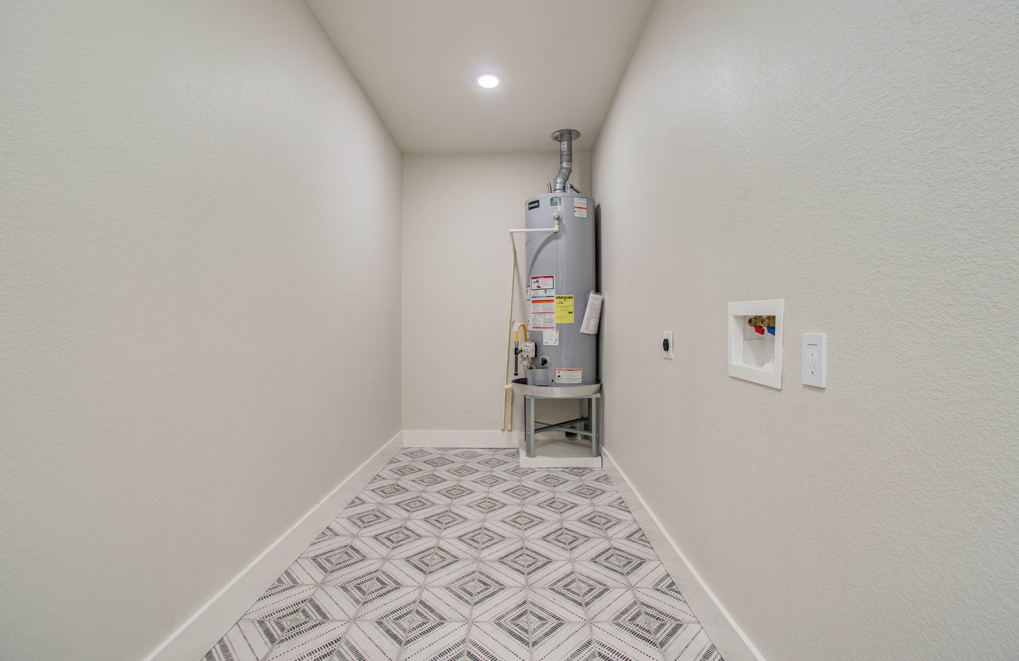 116 Laughlin Road Eagle Lake, TX 77434 - Photo 26 of 41 an empty room with a bench and a shower