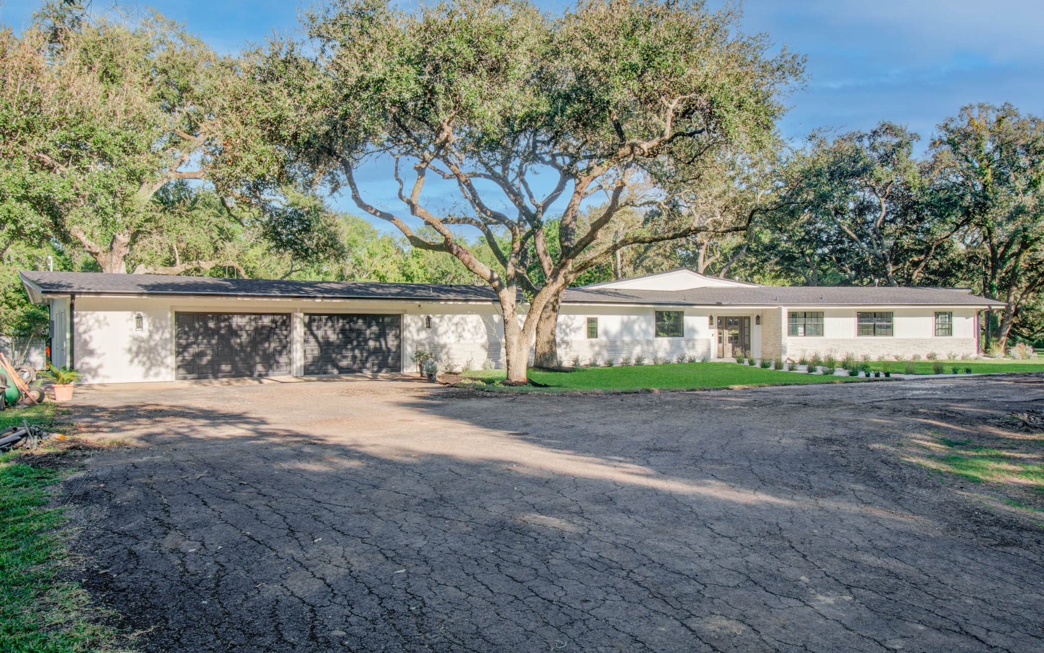 116 Laughlin Road Eagle Lake, TX 77434 - Photo 7 of 41 a front view of house with yard and trees around