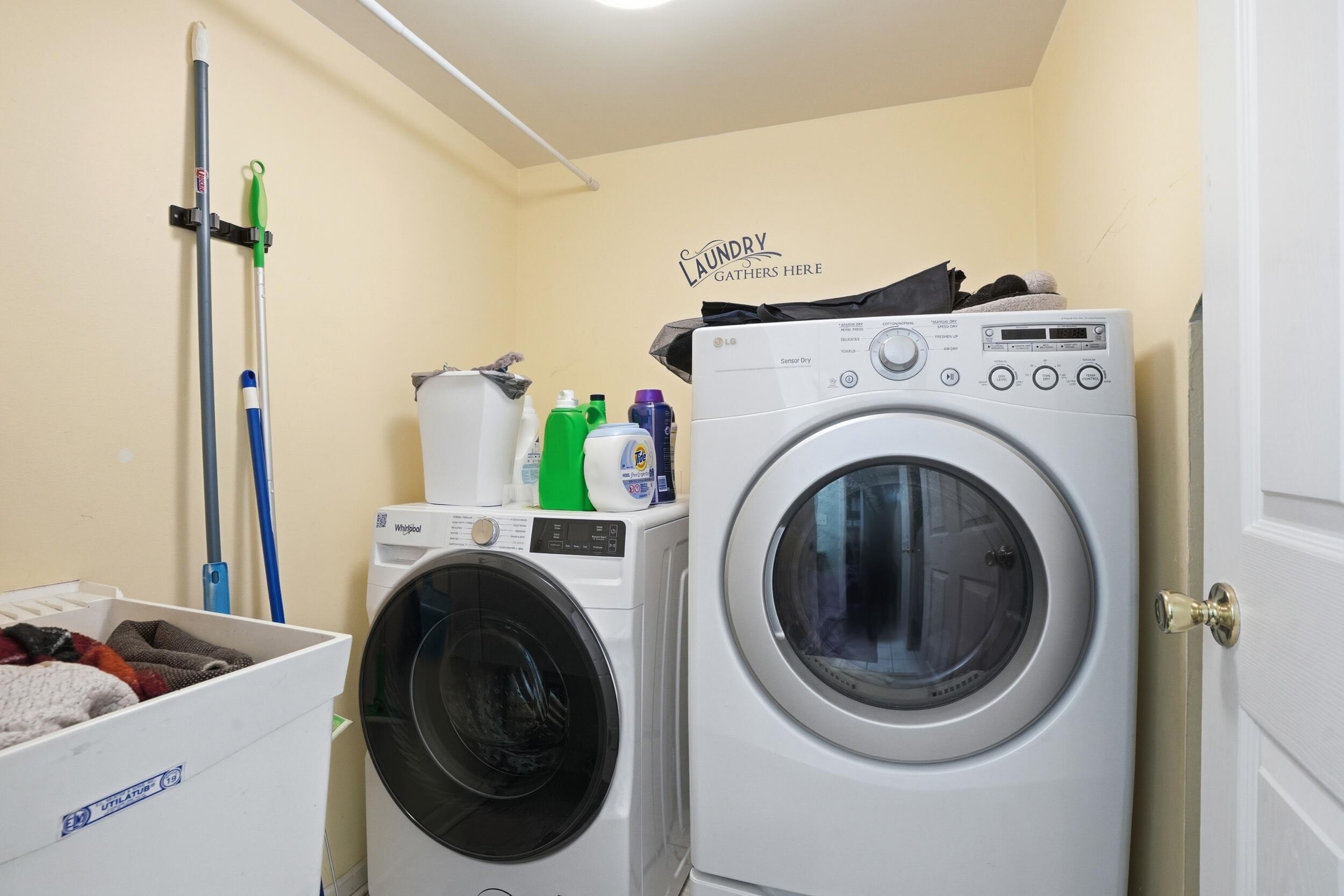 2184 Timberidge Lane Highland, IN 46322 - Photo 10 of 18 a utility room with dryer and washer