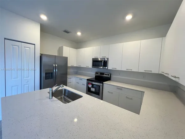 $3,000 | 2383 Northwest 122nd Street, Unit 2383, Miami, FL 33167