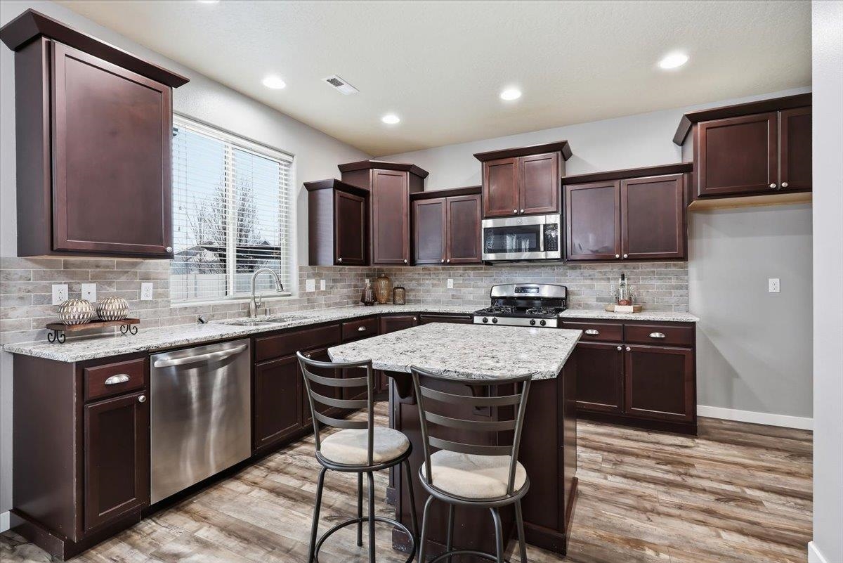 616 South Moen Street Spokane Valley, WA 99016 - Photo 13 of 44